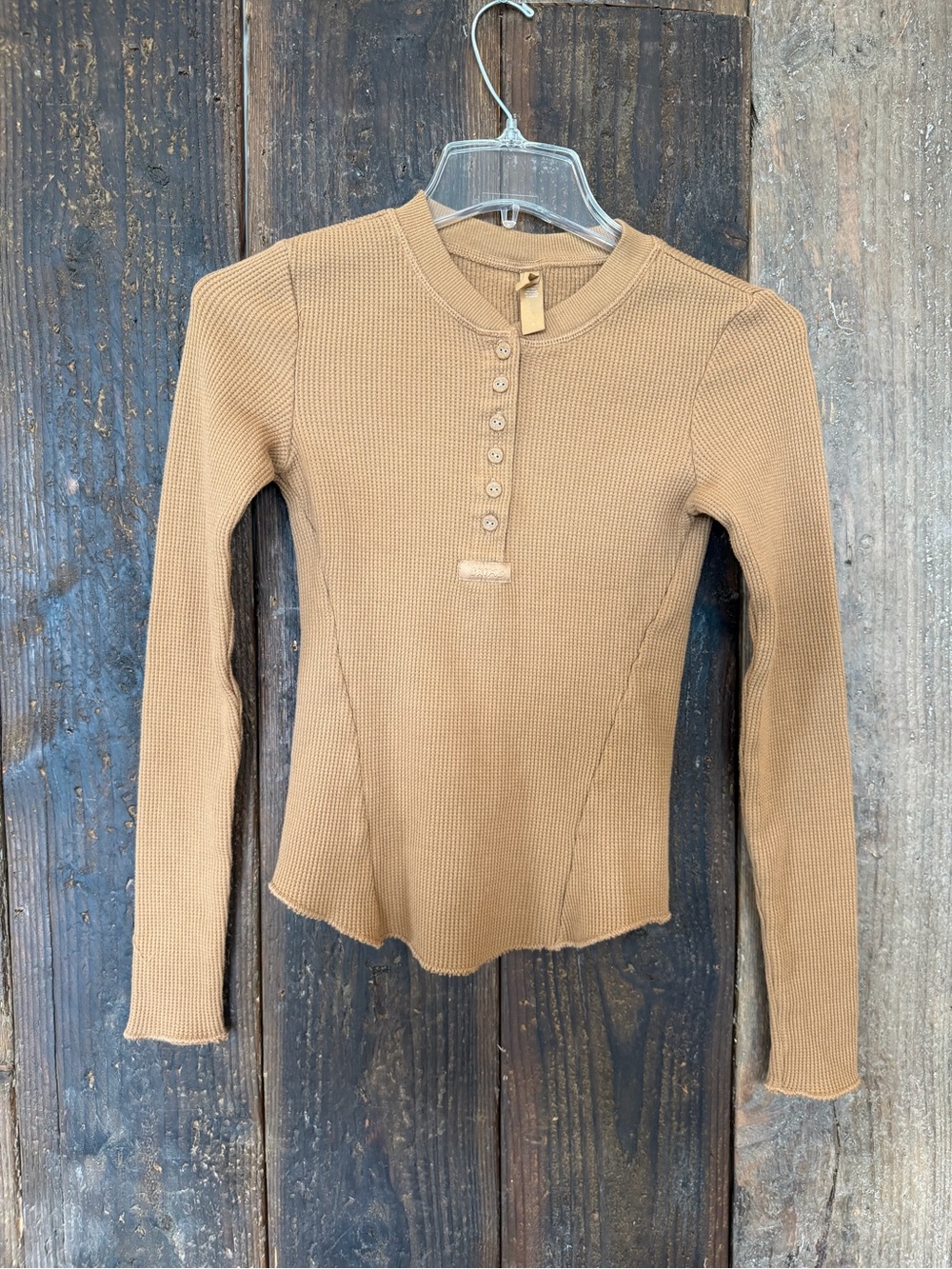 SKIMS Camel Ribbed Button-Front Long Sleeve Henley Top